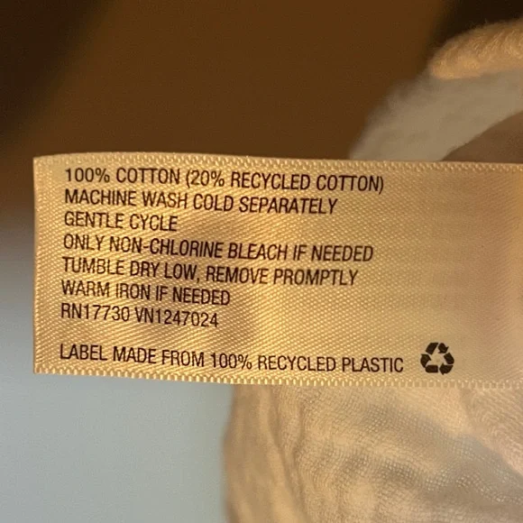 Universal Thread White Blouse Size Medium - Picture 5 of 5